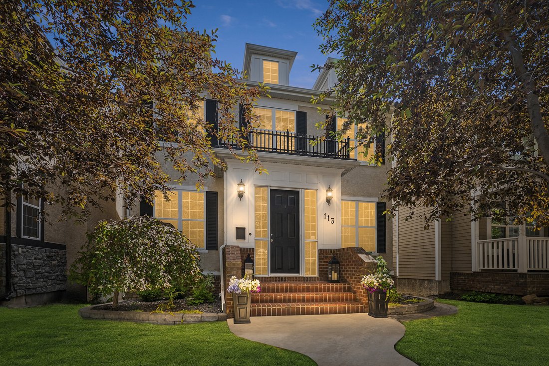 House in Calgary, Alberta, Canada 1 - 18298334