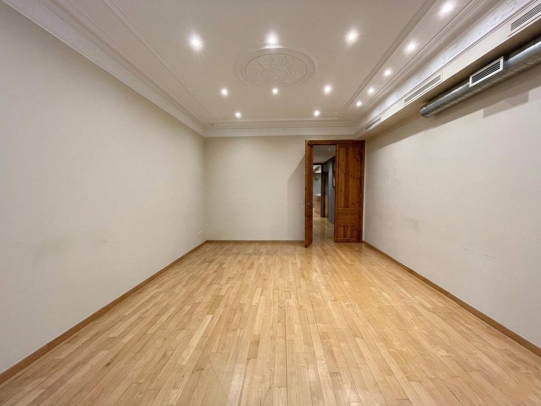 Wohnung in Eixample, Barcelona, Spanien 3 - 18302497