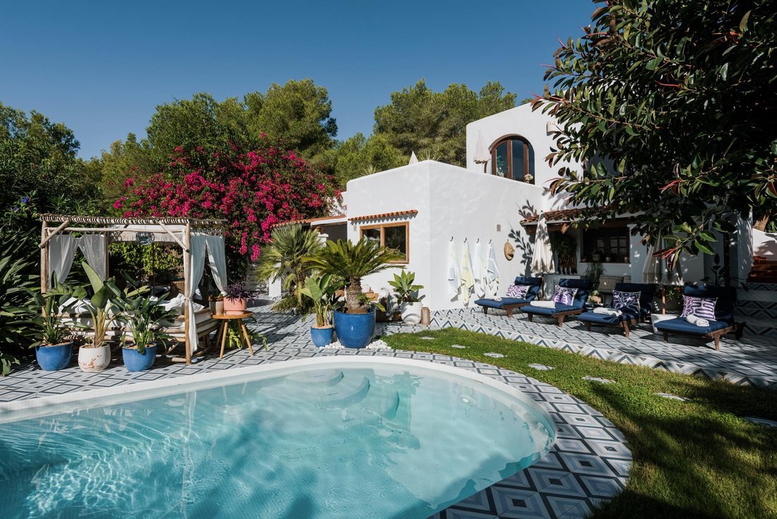 Country House in Cala Llonga, Ibiza, Santa Eularia des Riu, Balearic Islands 2 - 16988241