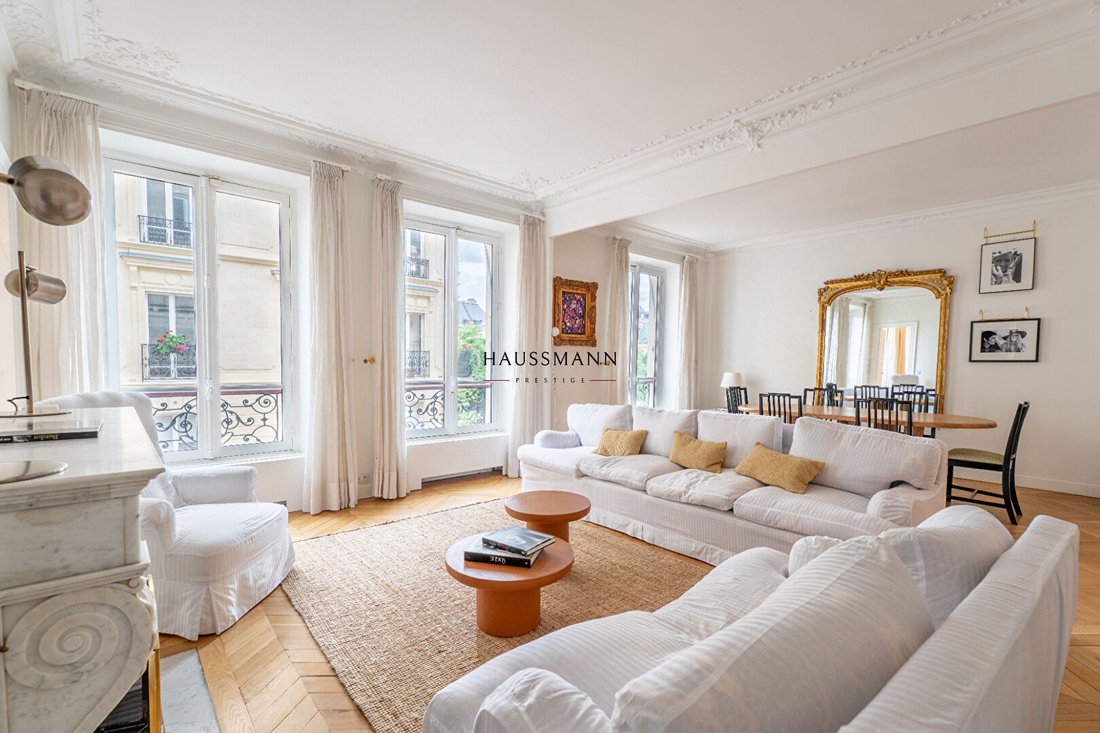 Apartment in Saint Thomas d'Aquin, Paris 7e Arrondissement, Paris 2 - 18303024