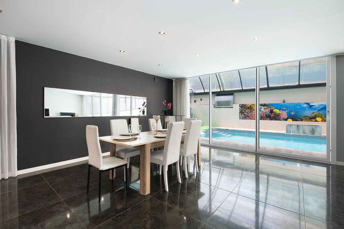 Villa in Les Corts, Barcelona, Spain 1 - 18299899