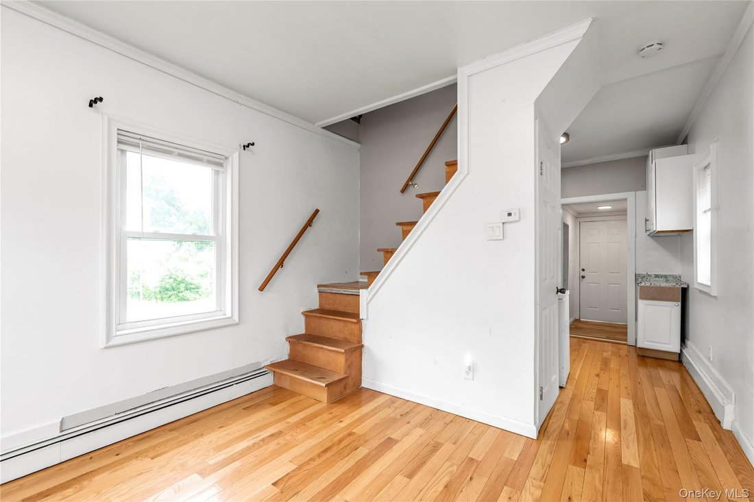 House in West Babylon, New York, United States 5 - 18298493
