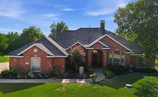 House in Midlothian, Texas, United States 1