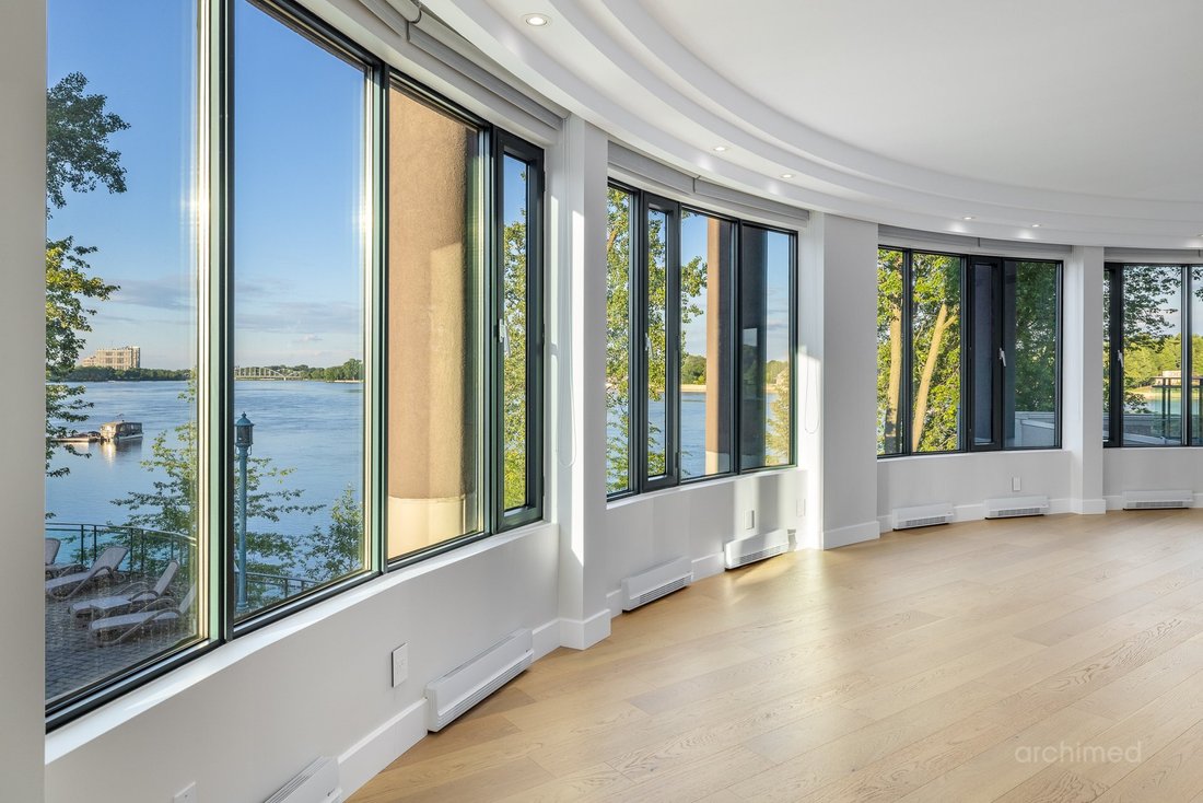 Appartamento a Laval, Québec, Canada 1 - 16780437