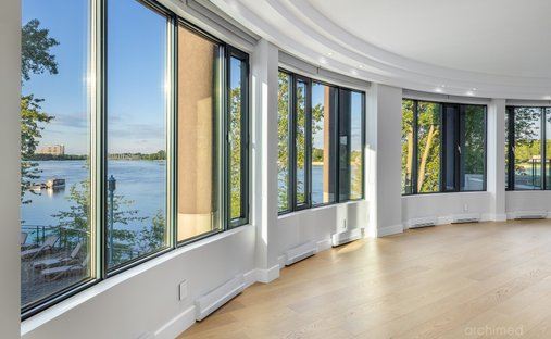 Apartamento en Laval, Quebec, Canadá 1