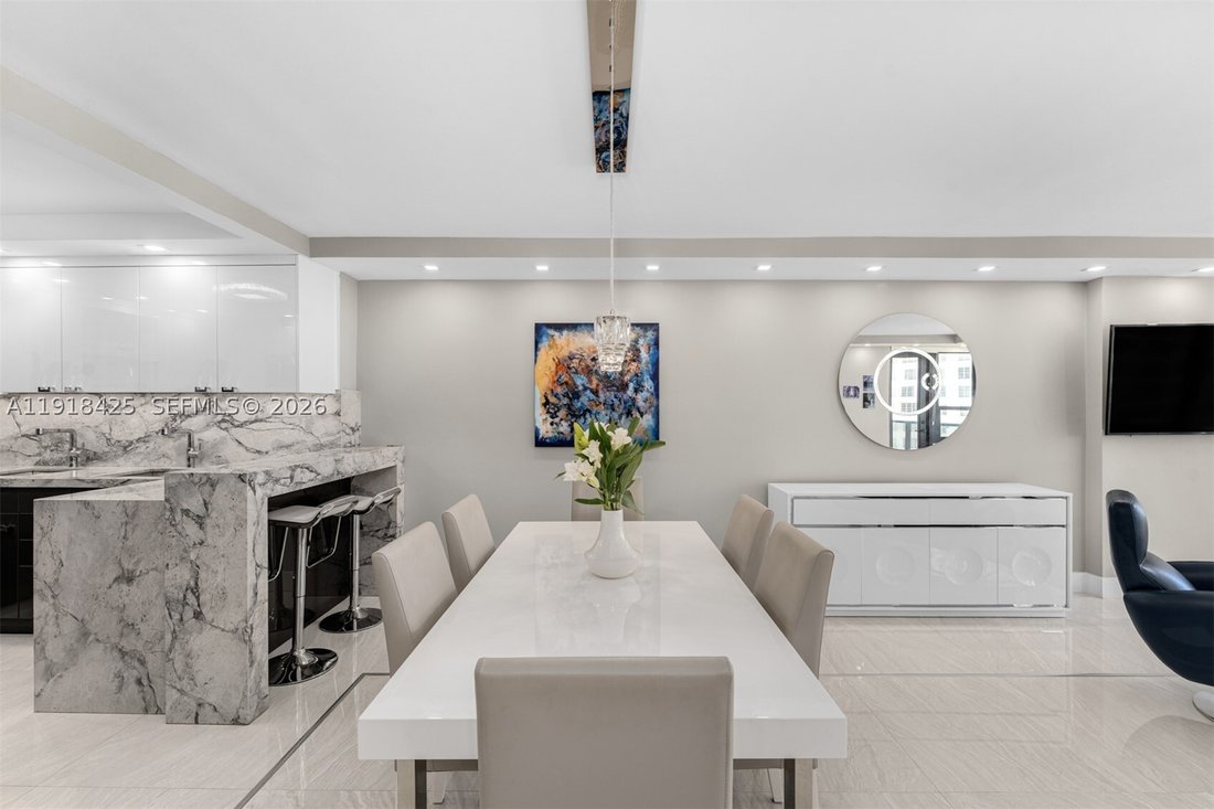 Condo in Miami Beach, Florida, United States 3 - 17203736