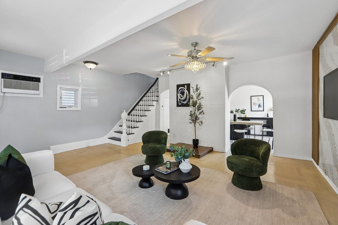 House in Secaucus, New Jersey, United States 4 - 18299547