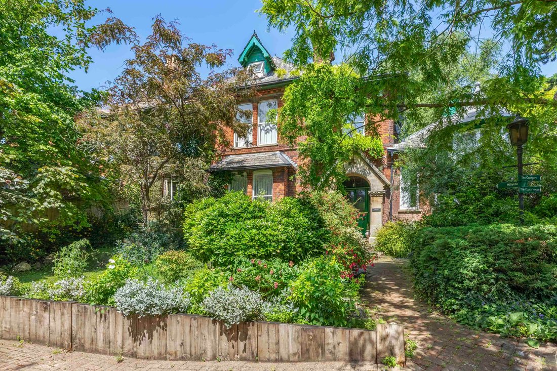 House in Totteridge, England 1 - 17484693
