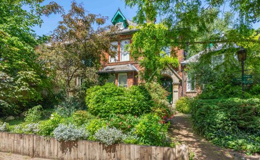 House in Totteridge, England 1