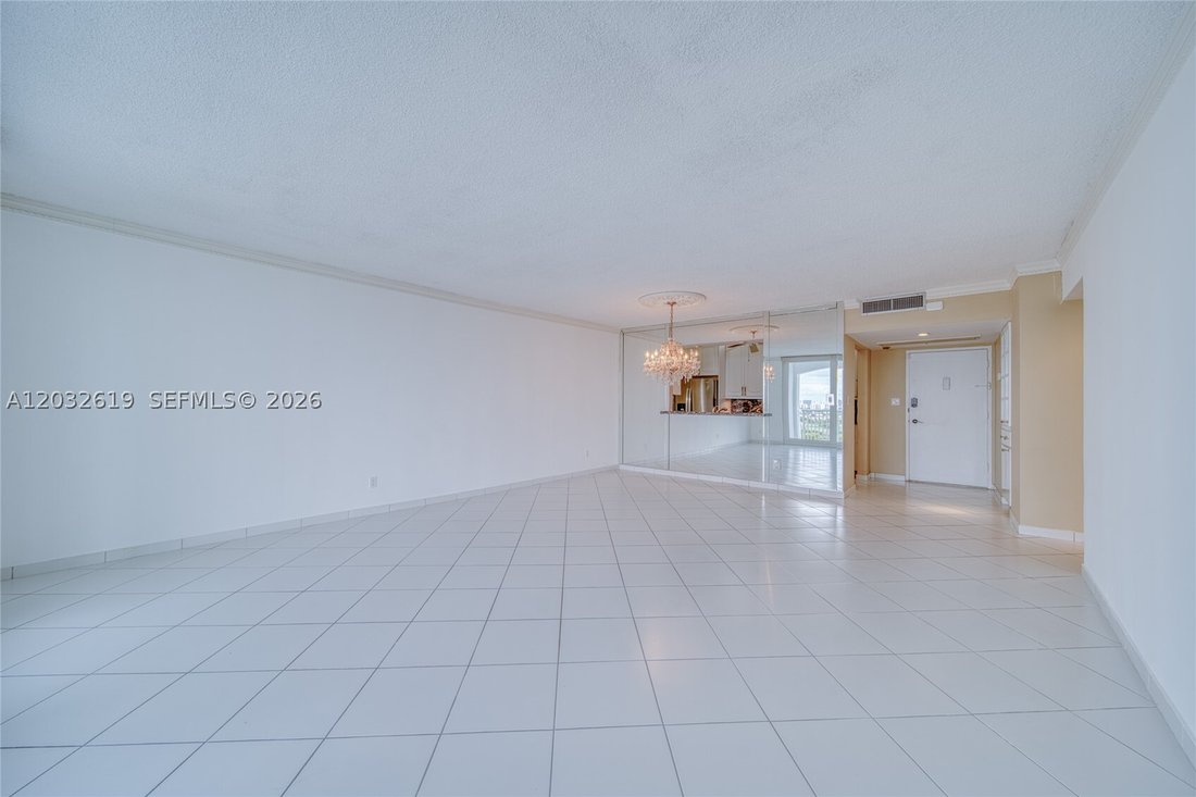 Condo in Miami Beach, Florida, United States 5 - 18301519
