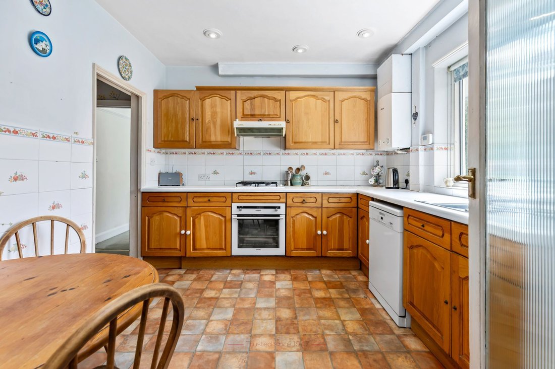 House in Horley, England 2 - 18298504