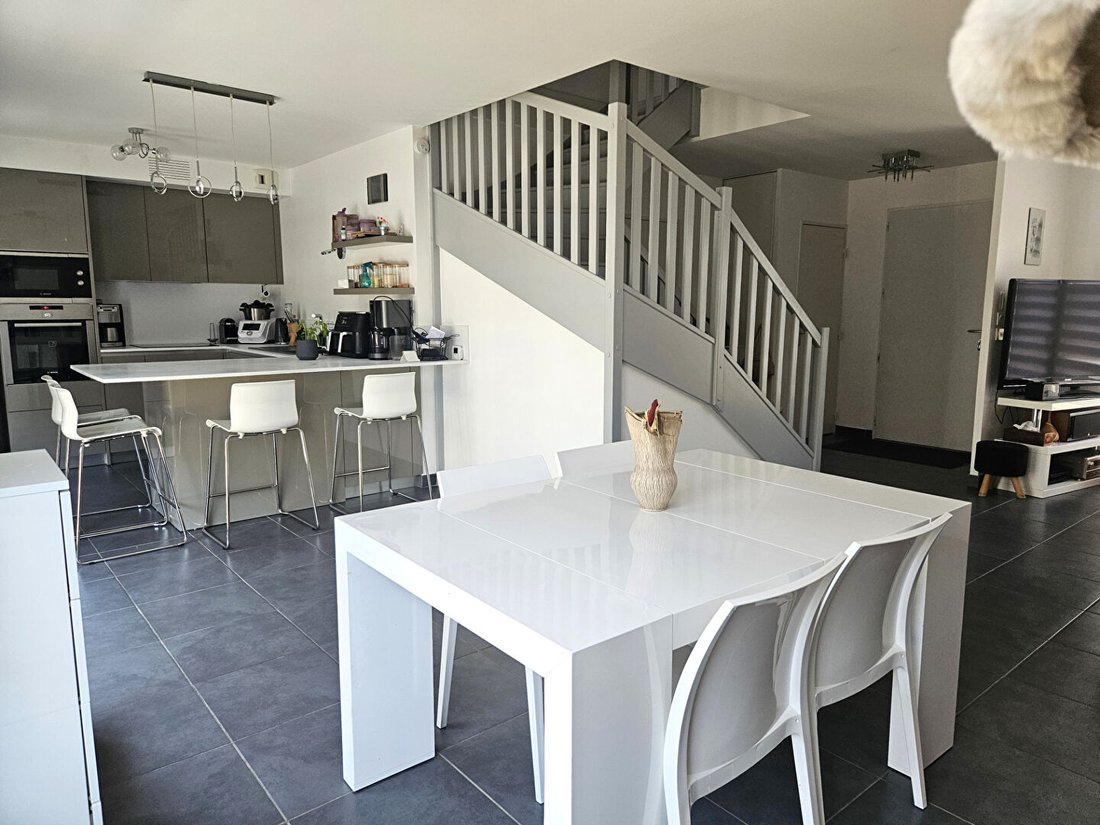 Villa in Chassieu le Haut, Chassieu, France 3 - 18302977