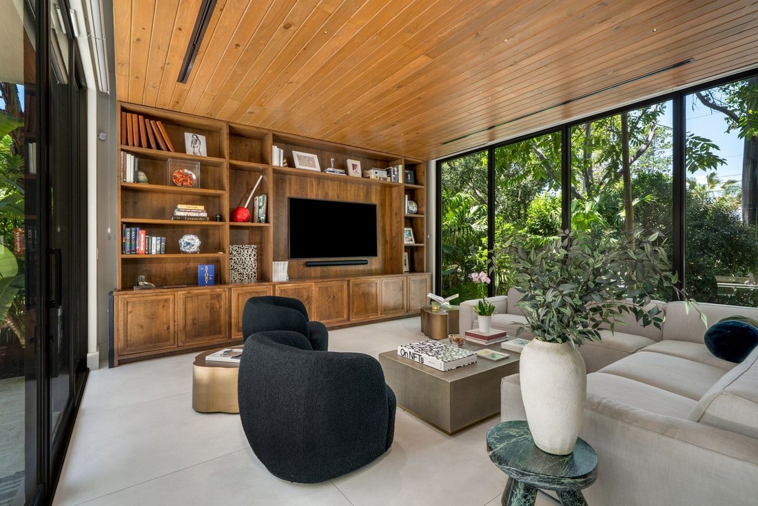 House in Miami, Florida, United States 5 - 18297876
