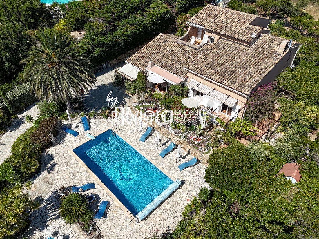 Villa in Nord, Cavalaire-sur-Mer, France 3 - 18300694