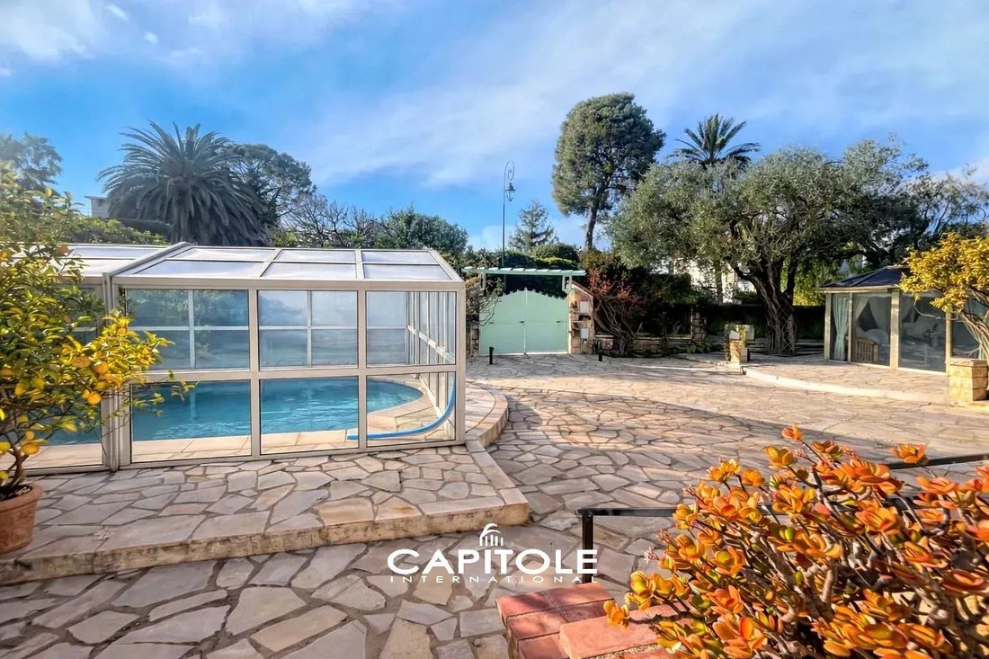 Villa in Antibes, Provence-Alpes-Côte d'Azur, France 1 - 18084544