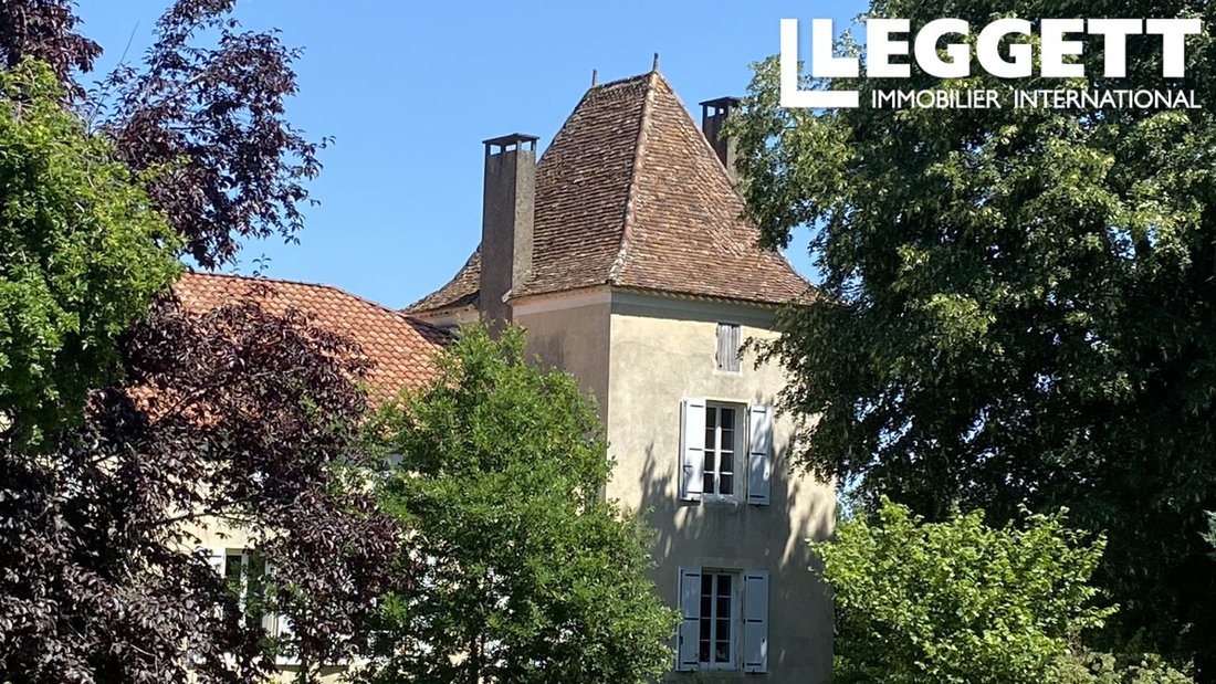 Castle in Tremons, Nouvelle-Aquitaine, France 2 - 14351562