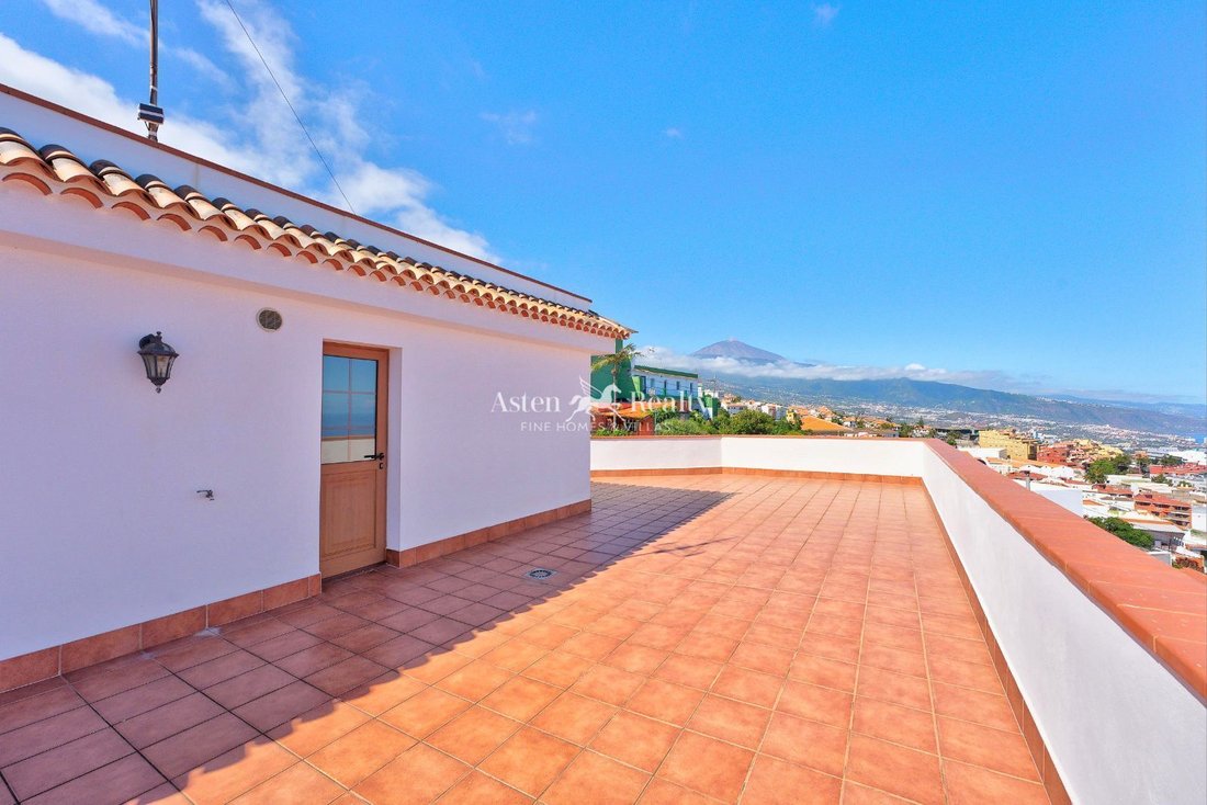 Villa in Santa Ursula, Canary Islands, Spain 3 - 18298586