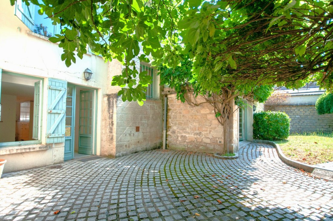 House in Sud, Le Mesnil-le-Roi, France 4 - 18300943