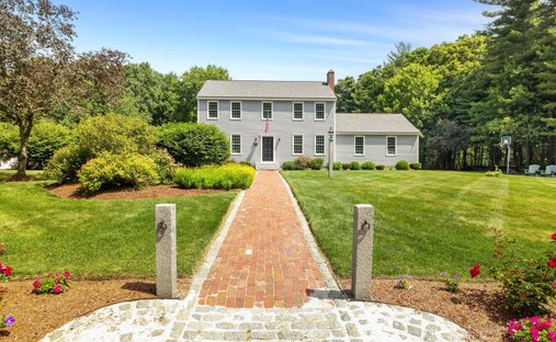 House in Mendon, Massachusetts, United States 1