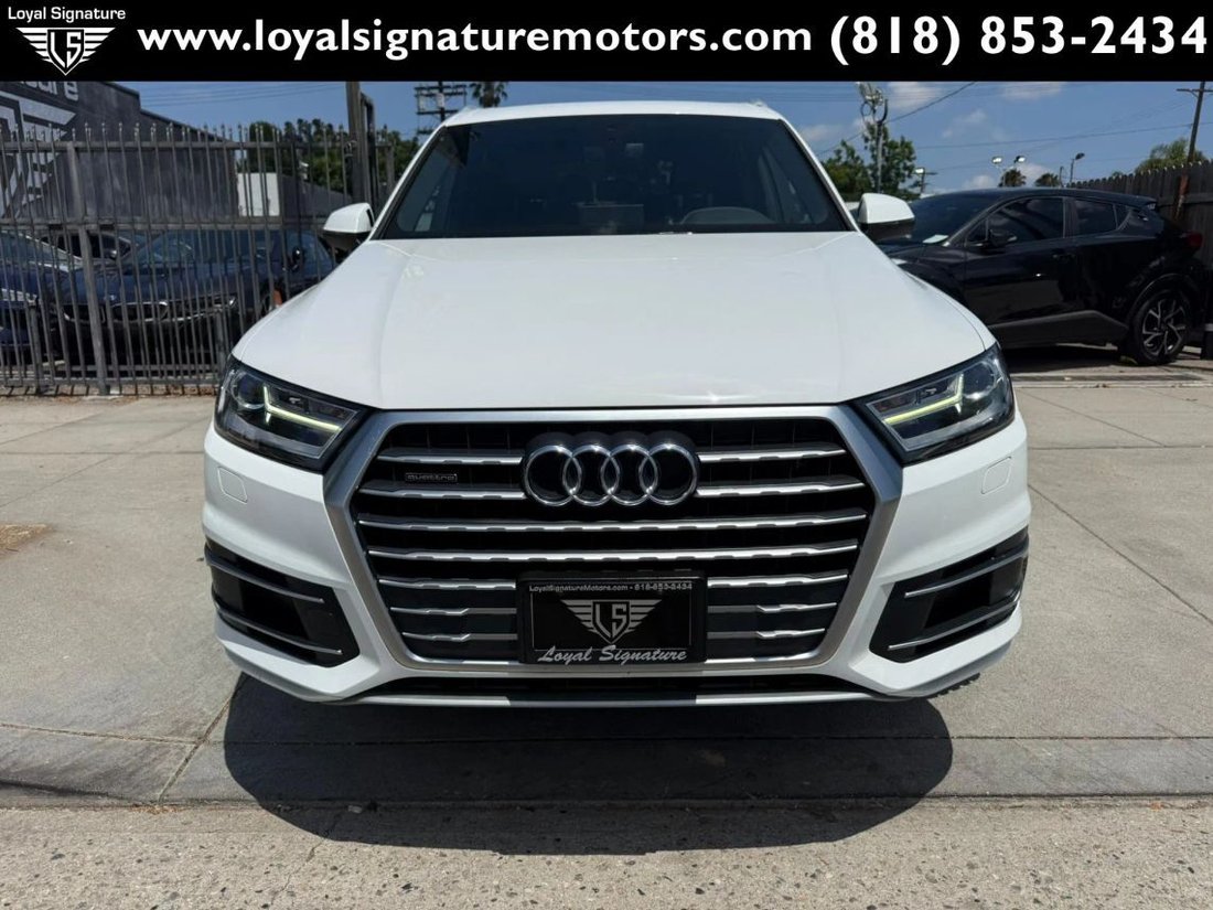 Suv in Van Nuys, CA, United States 2 - 18298990