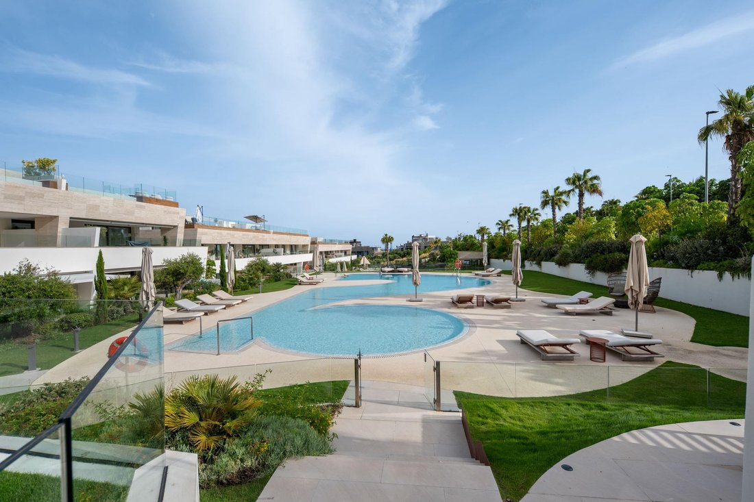 Apartment in Puerto Banus, Marbella, Spain 4 - 18298875