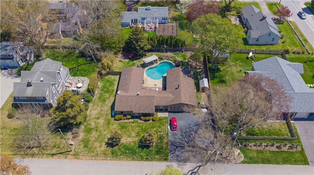 House in Bristol, Rhode Island, United States 4 - 18301420