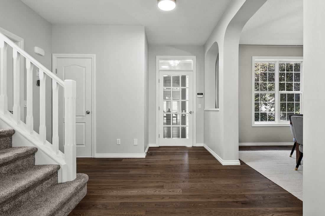 House in Calgary, Alberta, Canada 5 - 18298334