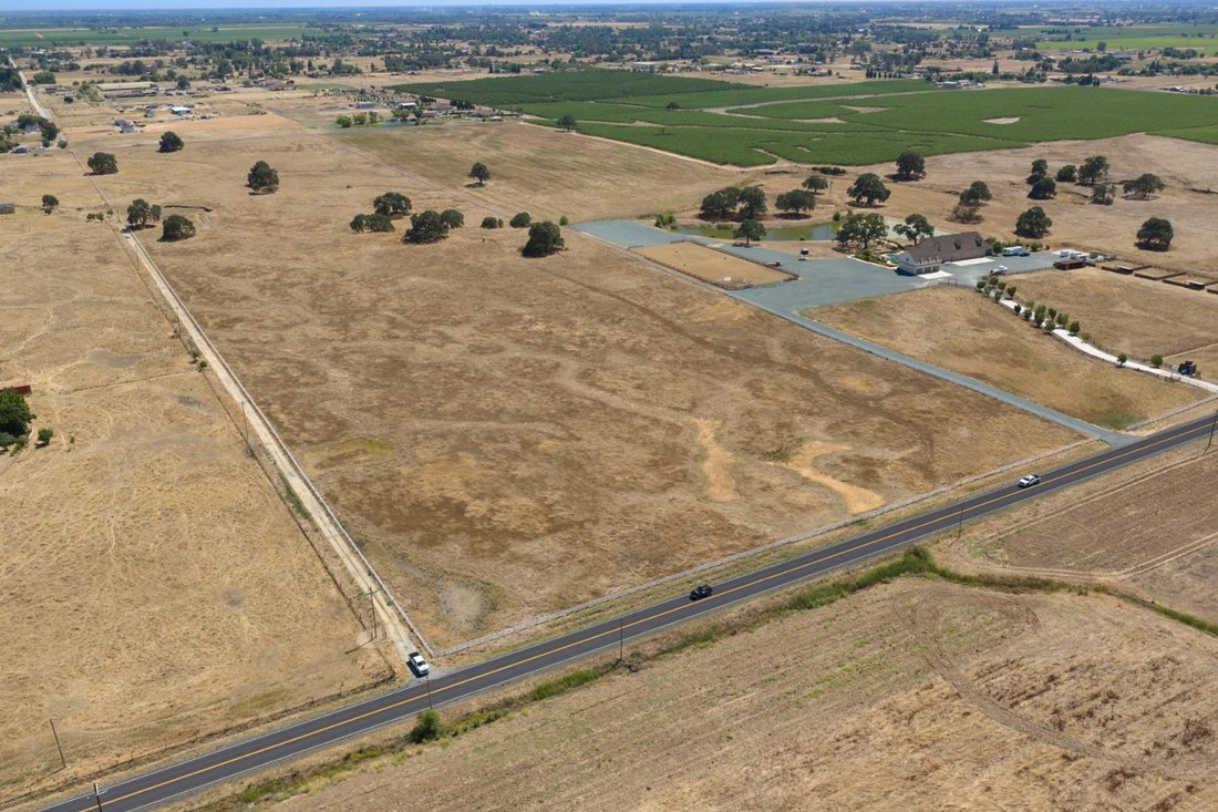 Farm Ranch in Acampo, California, United States 2 - 18300293