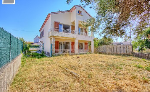 House in Sud, Le Pradet, France 1