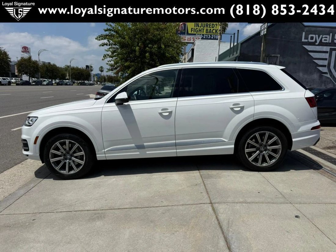 Suv in Van Nuys, CA, United States 4 - 18298990