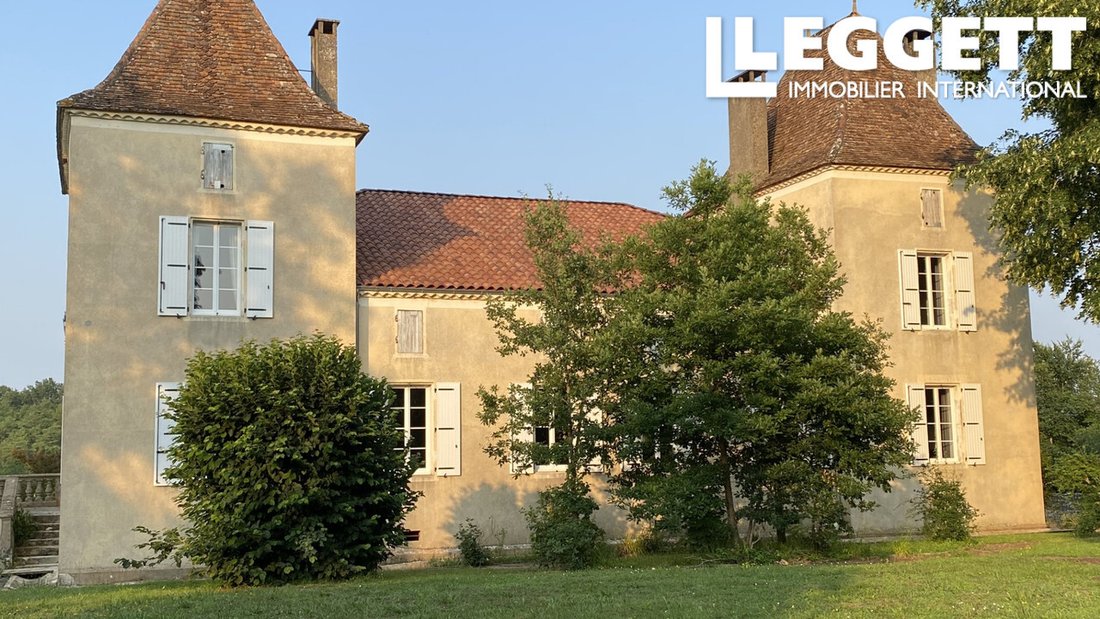 Castle in Tremons, Nouvelle-Aquitaine, France 1 - 14351562