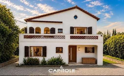 Villa in Antibes, Provence-Alpes-Côte d'Azur, France 1