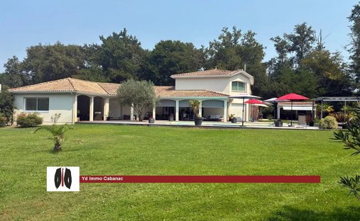 House in La Brède, Nouvelle-Aquitaine, France 1