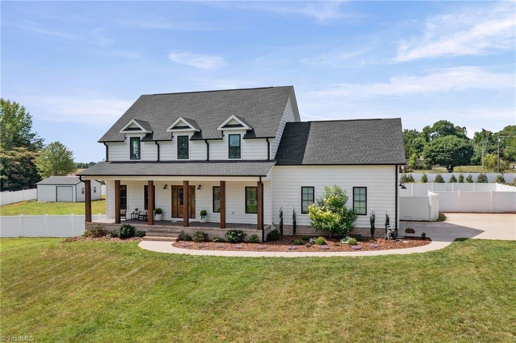 House in Clemmons, North Carolina, United States 1 - 18299663