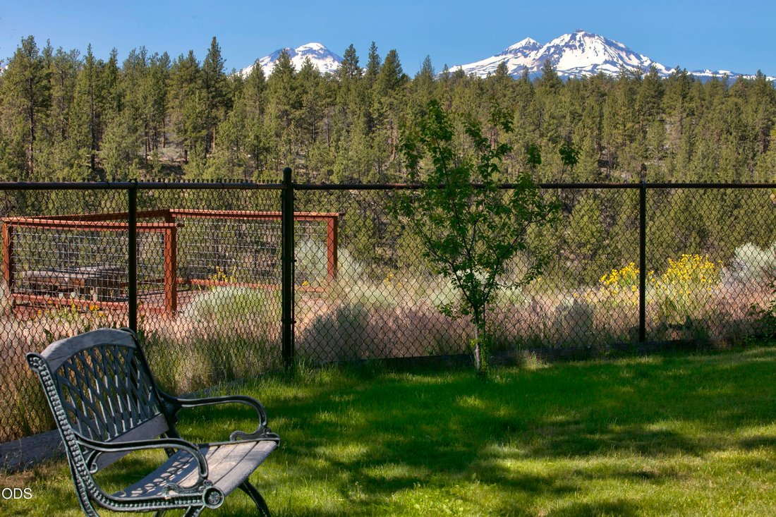 Land in Sisters, Oregon, United States 3 - 17556934