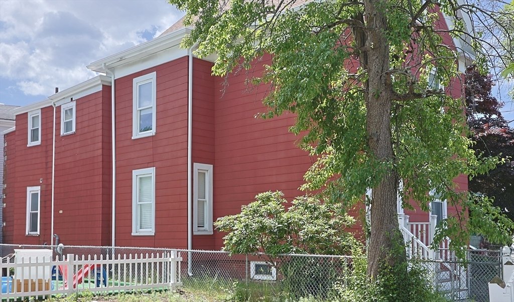 House in Haverhill, Massachusetts, United States 3 - 18299117