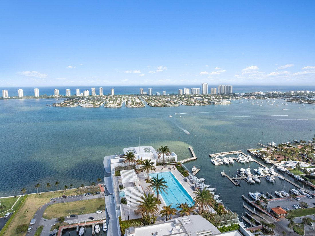 Condo in Lake Park, Florida, United States 3 - 18299775