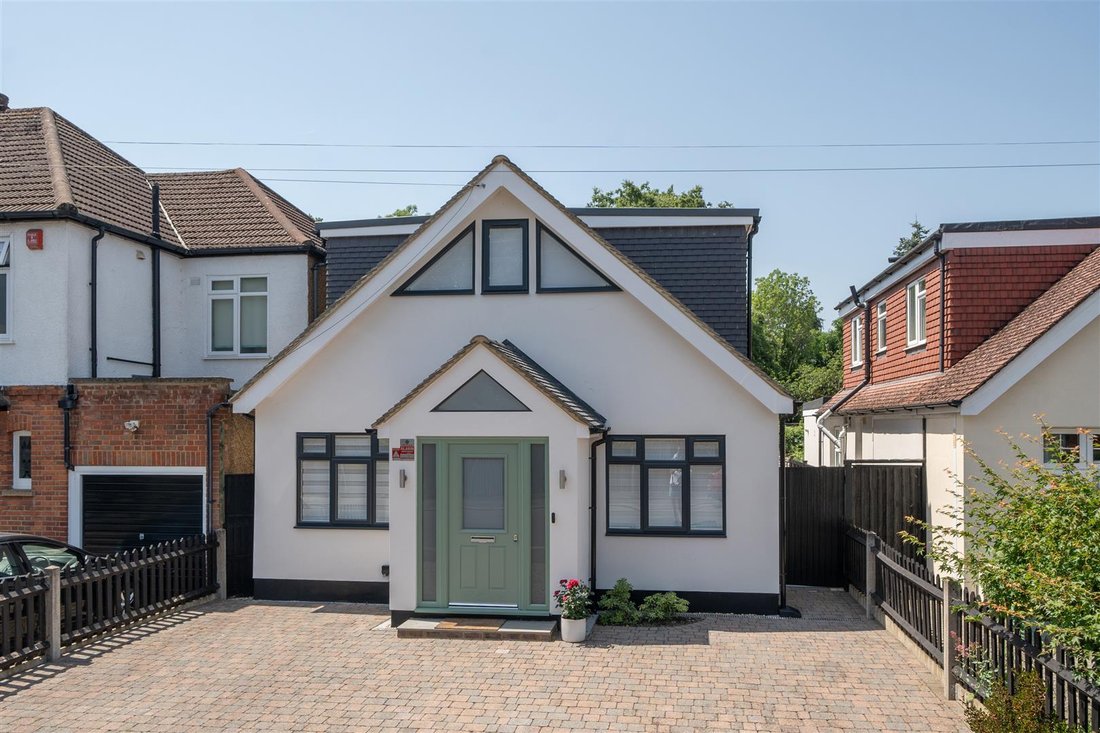 Chalet in Woodridings, London Borough of Harrow, England 1 - 18299671