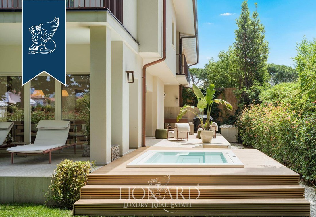 Villa in Center, Forte dei Marmi, Tuscany 3 - 18302841
