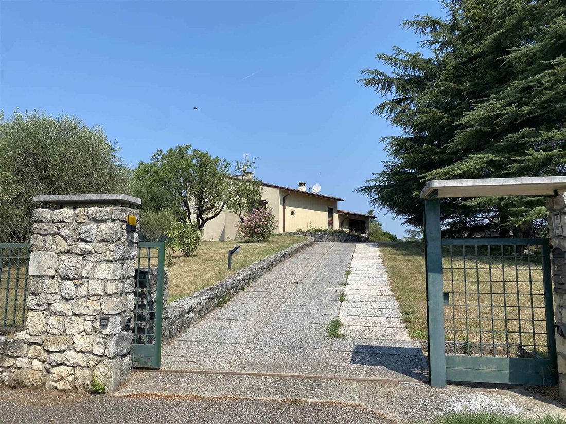 Villa in Negrar di Valpolicella, Veneto, Italy 4 - 18285978