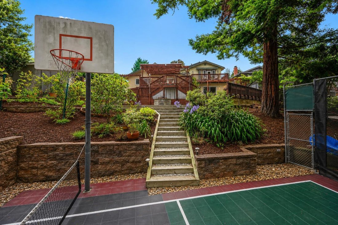 House in Castro Valley, California, United States 5 - 18303860