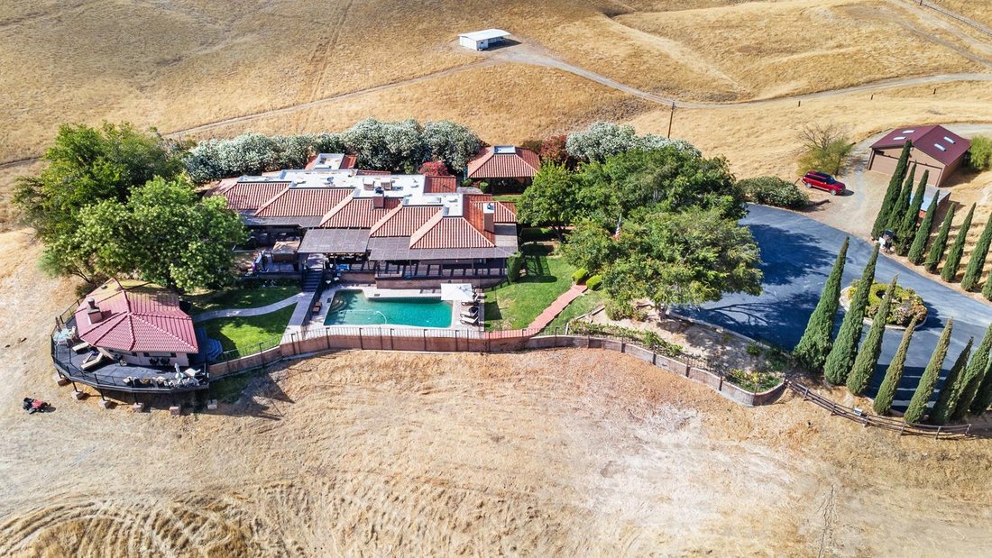 House in Coalinga, California, United States 1 - 18303616
