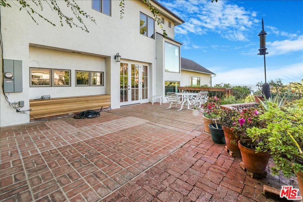 House in Los Angeles, California, United States 3 - 18303634