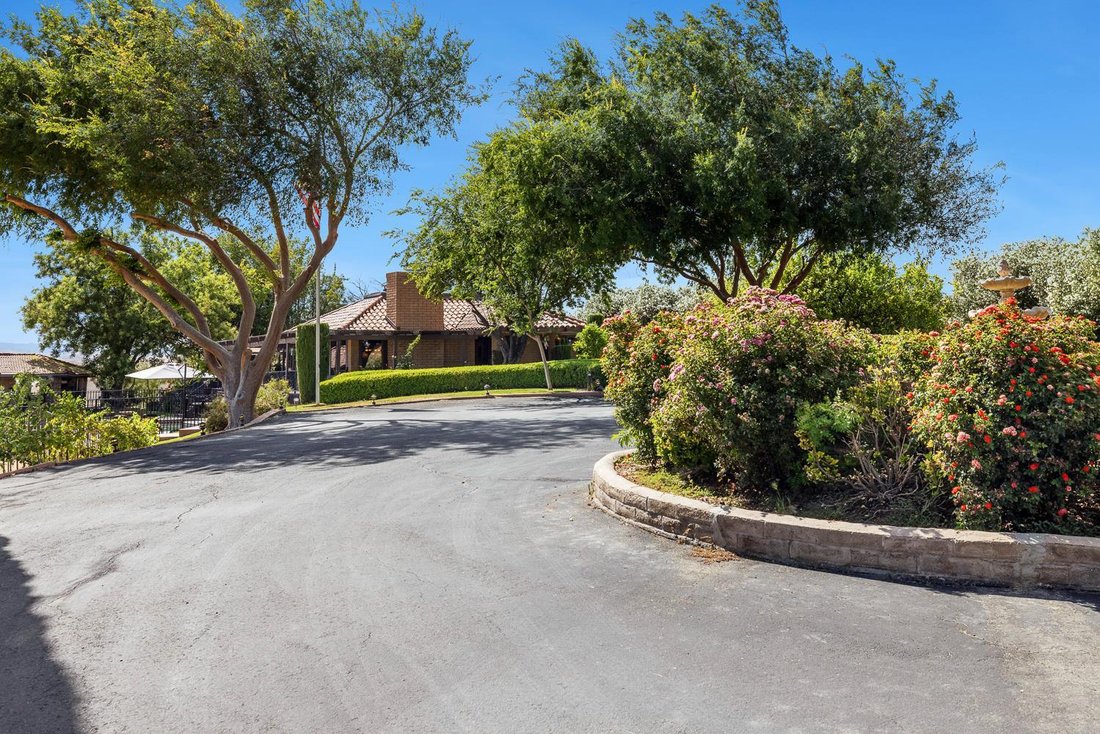 House in Coalinga, California, United States 5 - 18303616