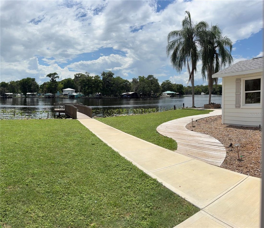 House in Astor, Florida, United States 5 - 18303637