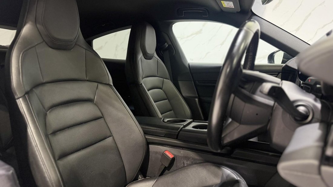 Sedan in Ruislip, United Kingdom 4 - 18273140