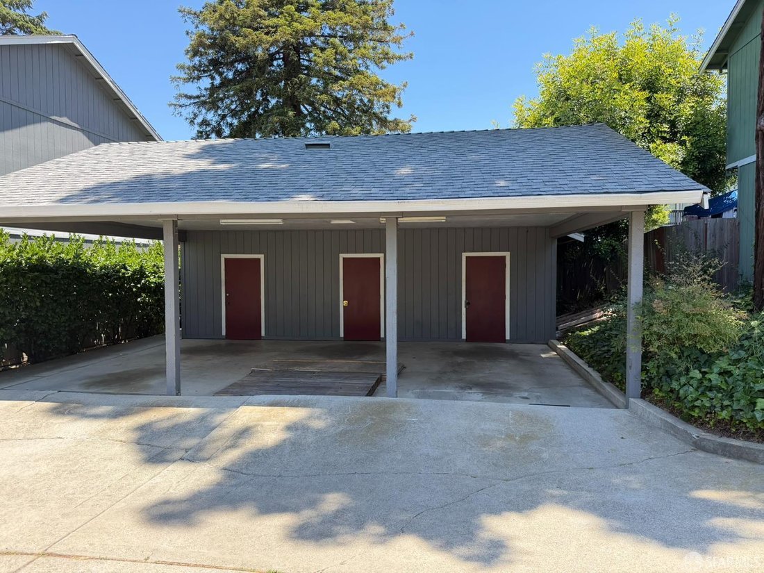 Hayward, California, United States 5 - 18303621