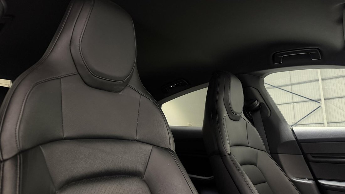Sedan in Ruislip, United Kingdom 3 - 18273140