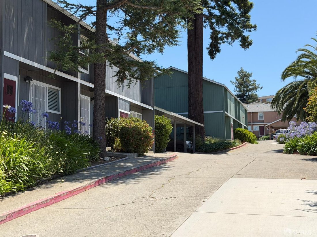 Hayward, California, United States 1 - 18303621