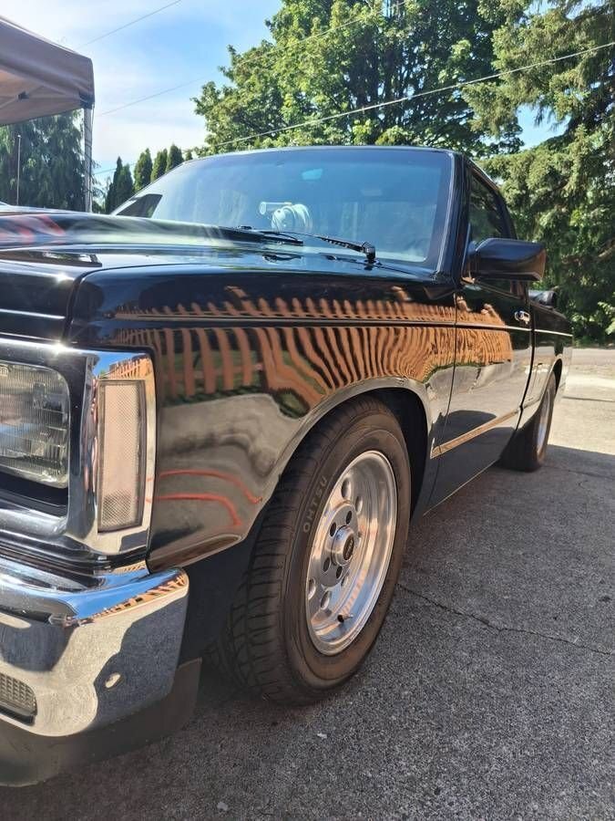 Pickup in Glendale, United States 5 - 18303817